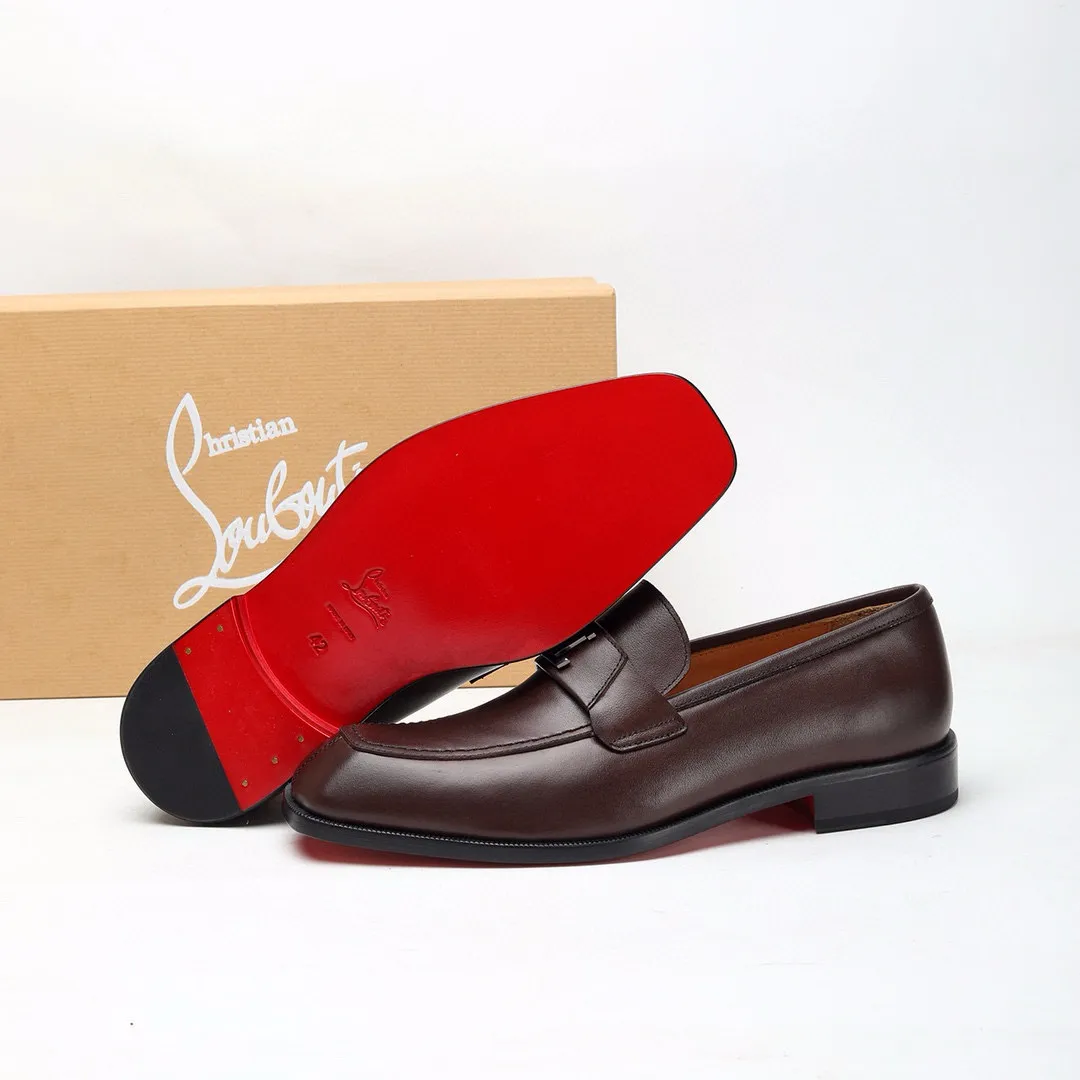 Batch 1,080 yuan 💰••New real shots••CL～High-end men’s 👔casual•loafers with red soles! ••🆑Genuine and top-quality goods from original orders ••✅💯 Purchase goods from top-quality original orders! Original imported patterned cowhide ➕Imported cowhide lining ➕Cowhide feet ➕Original leather outsole~🉑️Feel free to compare the authentic ones! Size: 38-44 (45.46.47 can be customized)